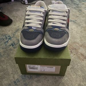 Gucci mens Gray Navy and Red Low-Top Sneakers